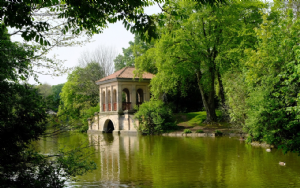 BIRKENHEAD PARK